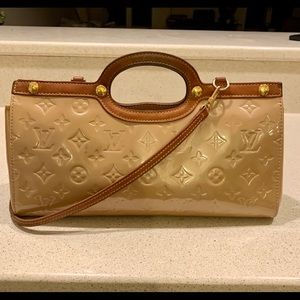 Louis Vuitton Vernis Roxbury Bag